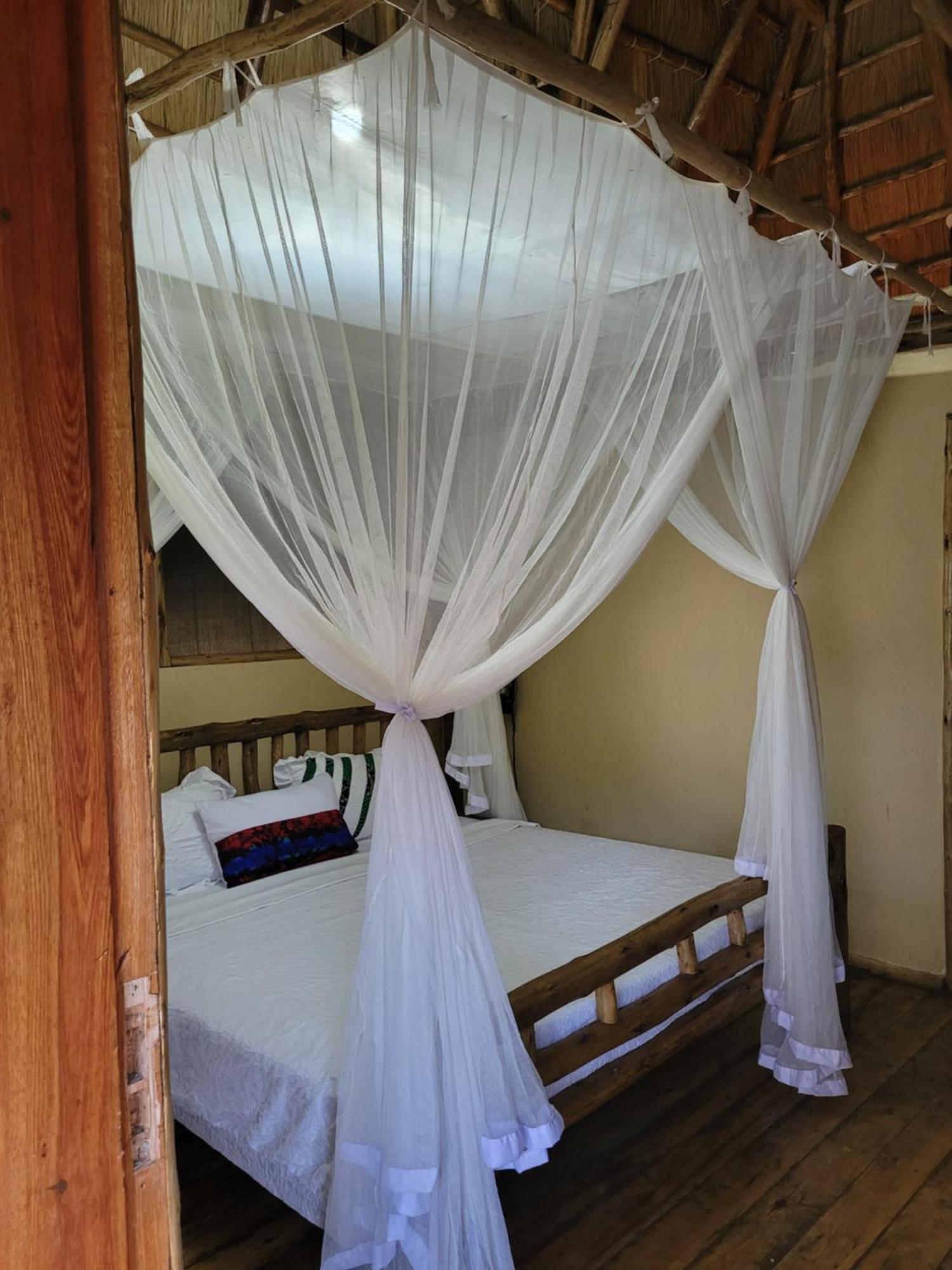Songbird Safari Lodge & Campsite Katunguru 외부 사진
